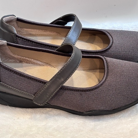 ✨  Stretchies Margaret Mary Jane Comfort Shoes - Silver Gray ✨ - Picture 3 of 9